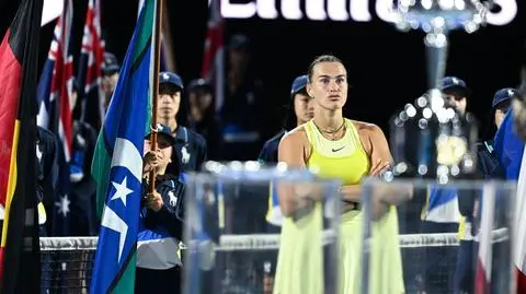 Szokujące nagranie. Media: Sabalenka udawała, że oddaje mocz na trofeum
