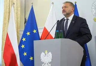 Czarnek o "małpie z brzytwą" na czele resortu. Żurek odpowiada