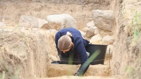 Megalityczne grobowce potocznie zwane są też "polskimi piramidami" czy "łożami olbrzymów"