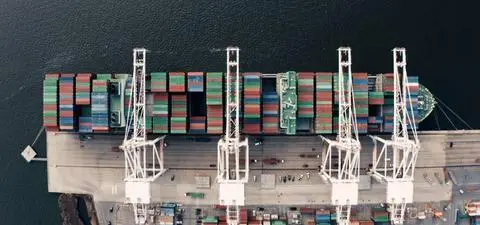 Dary z Chin, czysty zysk i kościelni oszuści. "Wspaniałe przepisy dla przestępców"