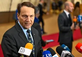 Sikorski o planie dla Ukrainy: jako Europa domagamy się włączenia w te decyzje