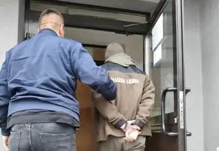 Balon z przesyłką. Odbiorcy mieli kamizelki "Służba leśna"