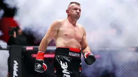 Powrót na ring i srogie lanie. Adamek kończy karierę