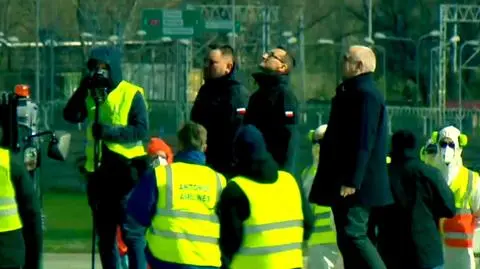 "O mało się nie pozabijali, żeby z tym Antonowem się pokazać". Kto zarobił na chińskich maseczkach?