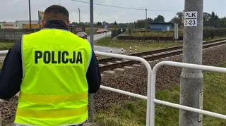 Dziadek z wnuczką potrąceni na torach. Nie żyją