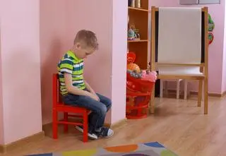 Czarnek włącza czy wyłącza? Niebezpieczny spór o edukację dzieci z niepełnosprawnościami