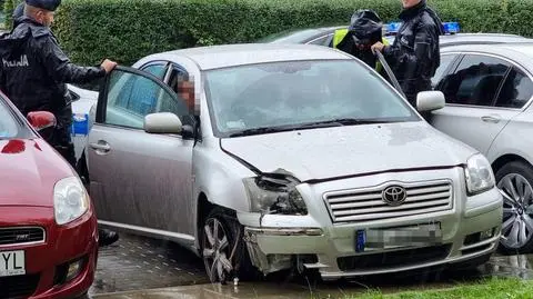 Policjanci zatrzymali auto po pościgu na Saskiej Kępie