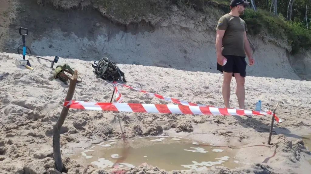 Niewybuch znaleziono na plaży w Łukęcinie