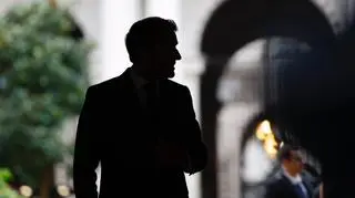 Macron alarmuje. "Podwójny kryzys"