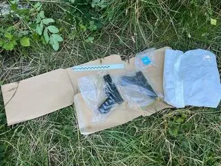 W trakcie przeszukania znaleziono broń i amunicję