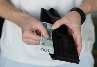 Czy pieniądze dają szczęście? Zaskakujące wyniki badania