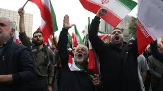 "Słyszymy: zginął najwyższy przywódca. Druga strona: za chwilę będzie występował". Co wiemy o sytuacji w Iranie?