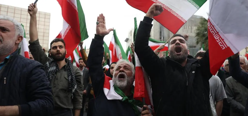 Atak na Iran. "USA nie mają sił, by uderzyć lądowo"