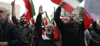 "Słyszymy: zginął najwyższy przywódca. Druga strona: za chwilę będzie występował". Co wiemy o sytuacji w Iranie?