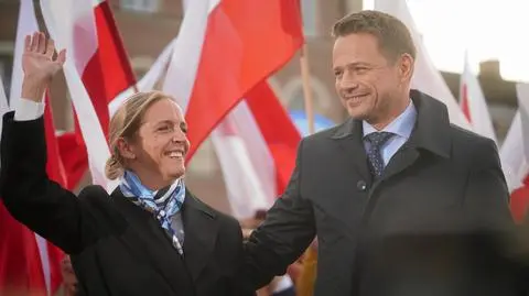 Skierniewice , Rynek . Kandydat Koalicji Obywatelskiej na prezydenta RP, prezydent Warszawy Rafal Trzaskowski z zona Malgorzata Trzaskowska podczas finalu kampanii wyborczej