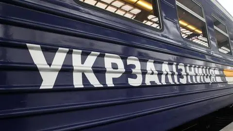 Ukraiński pociąg na stacji w mieście Dniepr