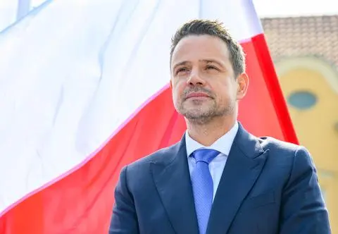Trzaskowski wygrywa z każdym. Najnowszy sondaż
