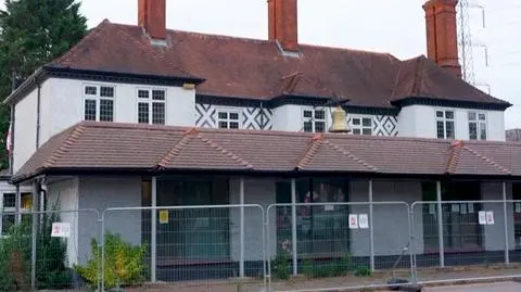 The Bell Hotel w Epping