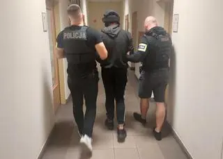 25-latek może mieć związek z zabójstwem