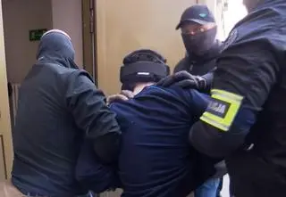 Prokuratura: 22-latek przyznał się. Adwokat zaprzecza