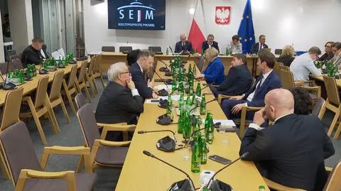 Posłanka PiS broni Kaczyńskiego i mówi o "rozwydrzonej tłuszczy". "Pojechała pani ostro"