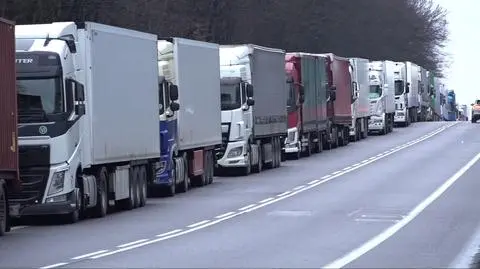 Kolejka tirów do przejścia z Ukrainą w Dorohusku         