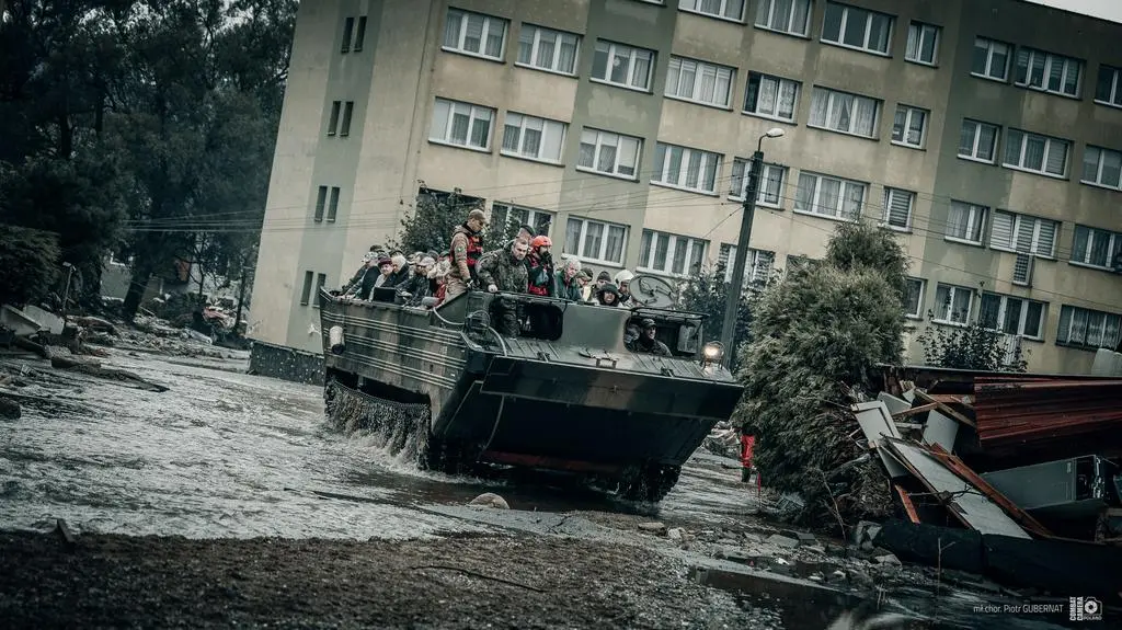 Wojsko walczy z powodzią
