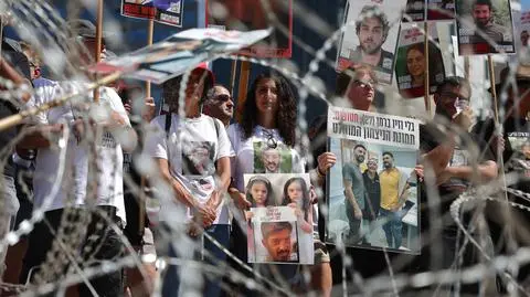 Rodziny i bliscy izraelskich zakładników przetrzymywanych przez Hamas w Strefie Gazy (2 sierpnia, Tel Awiw)