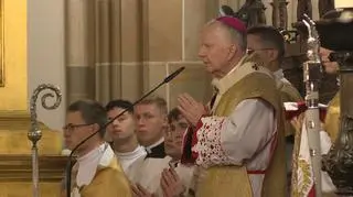 Katedra na Wawelu. Abp Marek Jędraszewski odprawił mszę świętą za Ojczyznę
