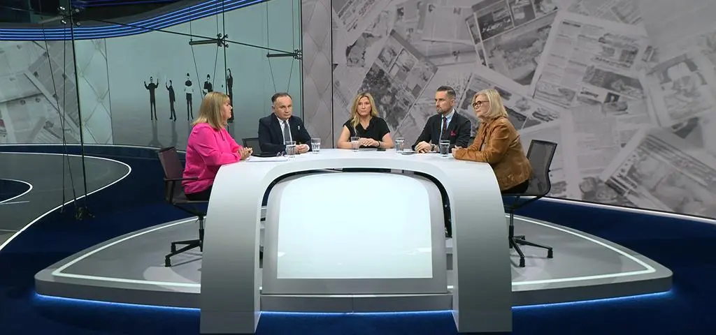 Oglądaj "Lożę prasową"