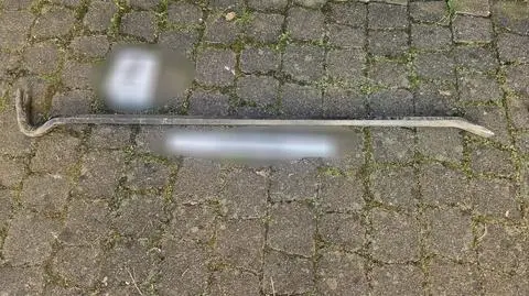 Ruszył z łomem na policjantów, padły strzały