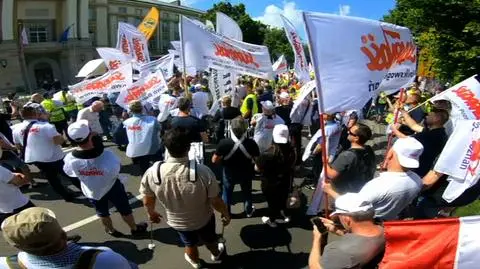 Protestujący przed KPRM