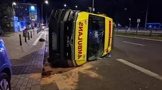 Zderzenie taksówki z karetką na Bielanach