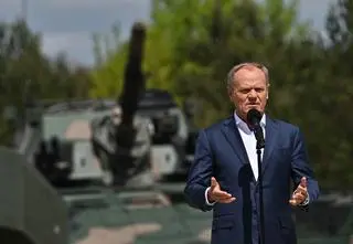 "Mówię to z pełną odpowiedzialnością". Tusk o armii