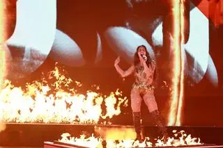Sarah Engels "Fire" (Niemcy)