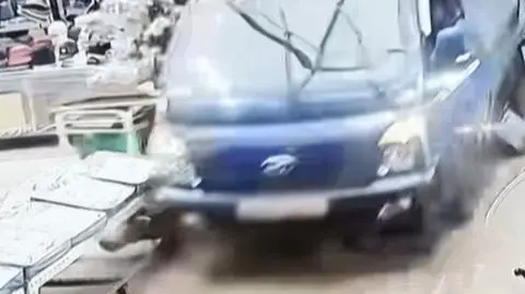 2025-11-13T124936Z_1_LWD173613112025RP1_RTRWNEV_C_1736-SOUTHKOREA-TRUCK-CCTV-0009