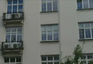 "Lukratywny biznes" w warszawskiej kamienicy. "Pieniądze płyną do kancelarii Putina"