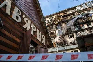 Kijów. Zniszczenia po rosyjskim ataku