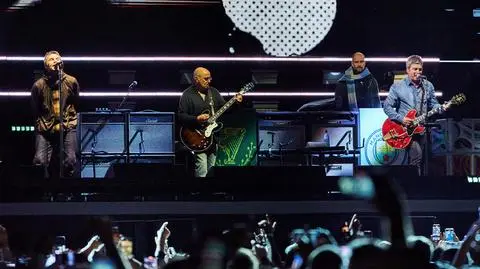 Zespół Oasis na scenie