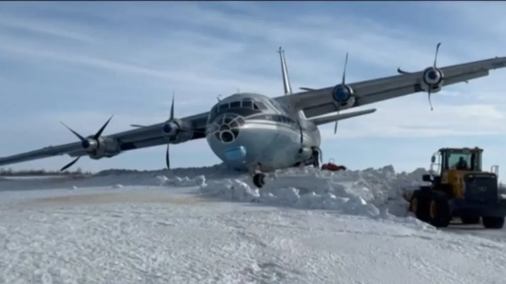 An-12 po awaryjnym lądowaniu 
