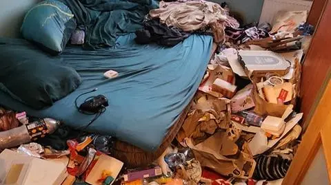 Zaśmiecony pokój. Problem narastający latami