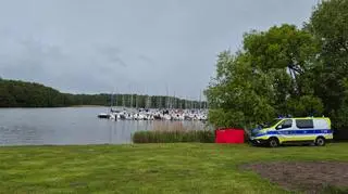 Turysta z Mazowsza utonął w jeziorze Jeziorak 