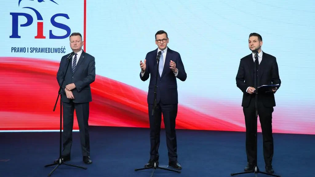 Mariusz Błaszczak, Mateusz Morawiecki i Patryk Jaki na konferencji