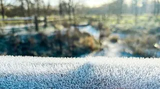 Do -12 stopni przy gruncie. IMGW ostrzega