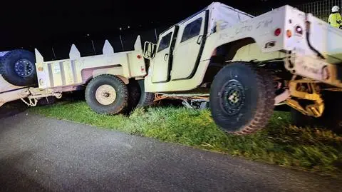 Wypadek na A2. Bus uderzył w pojazd wojsk amerykańskich, trzy osoby ranne