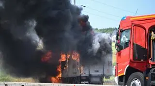 Pożar busa z akumulatorami na Trasie Kaszubskiej