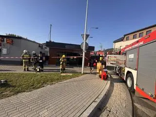 Kierowca wjechał w witrynę piekarni 