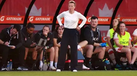 Asystentka odesłana do kraju, trenerka "wycofała się". Afera przed meczem igrzysk