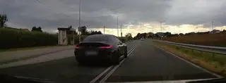 Kierowcy urządzili sobie wyścigi na drodze wojewódzkiej