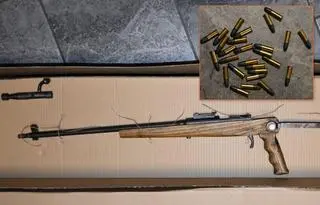 Miał broń i amunicję 